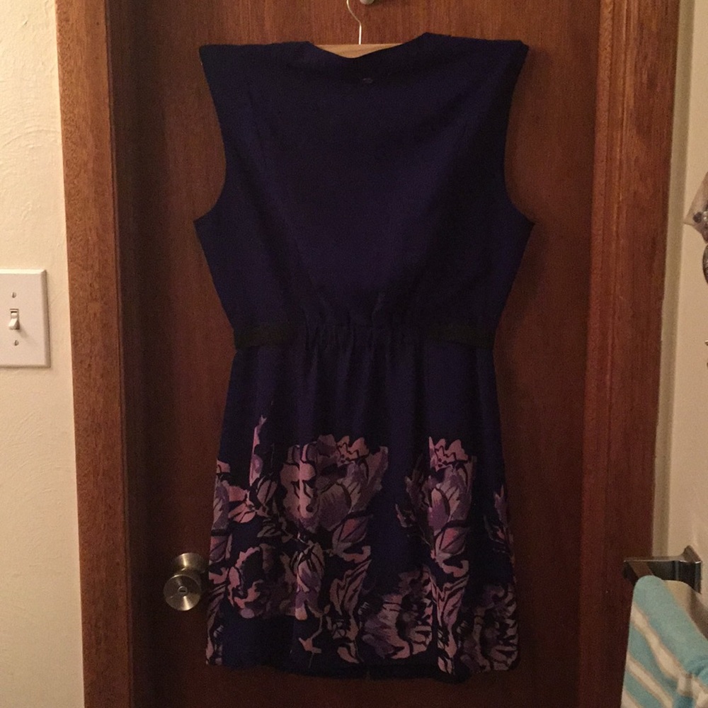 GUESS dress - Picture 2 of 10